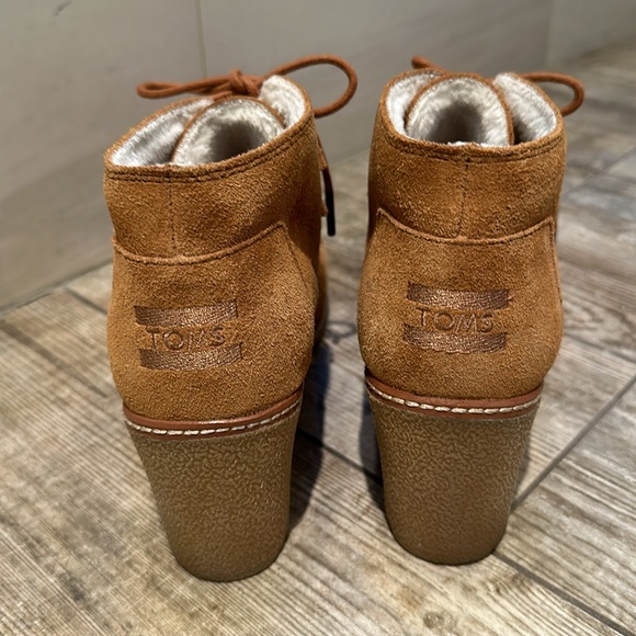 TOM’s Suede Booties, caramel brown, size 8.5 - Picture 3 of 5